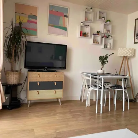 Charmante Maison De Avec Terasse Intime Hébergement de vacances