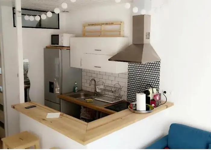 Holiday home Charmante Maison De Avec Terasse Intime *